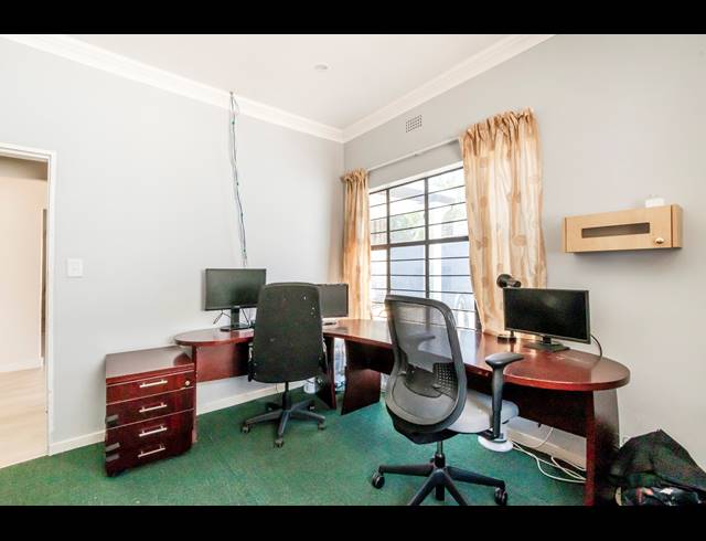 4 BEDROOM FREEHOLD RENTED IN GALLO MANOR